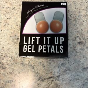 Lingerie Solutions Lift It Up Gel Petals -Small/Medium